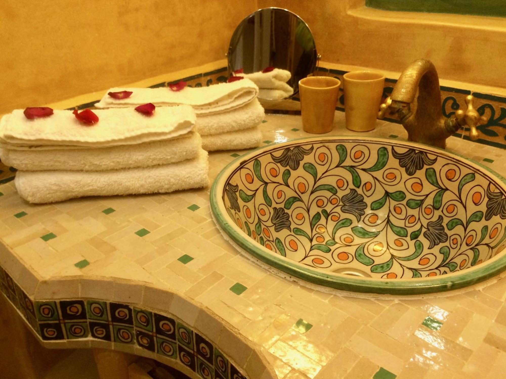 Au Riad Laylati เอสเซาอิรา ภายนอก รูปภาพ